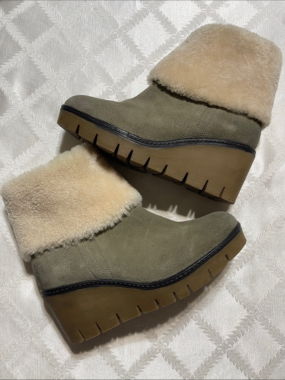 Vintage foundry Cozy Olive Suede Wedge Bootie with Cream Real Fur Cuff Size 6.5